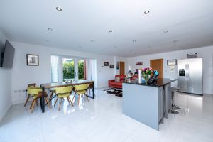 Kitchen/diner- click for photo gallery